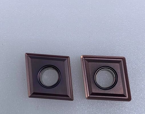 CNMG 120408 Insert de carbure à forme de diamant à 80°, conception à double face et râteau négatif pour le tournage CNC